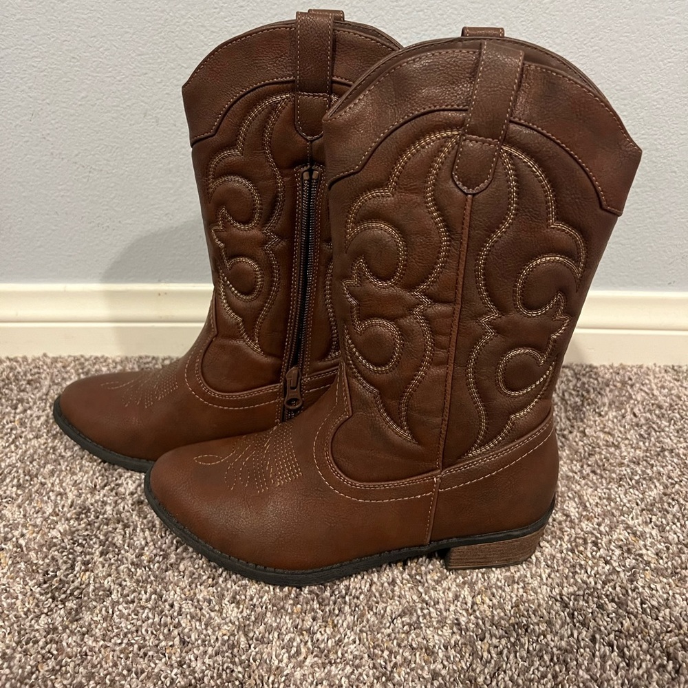 Cat and jack big girls size 5 brown cowboy boots never worn
